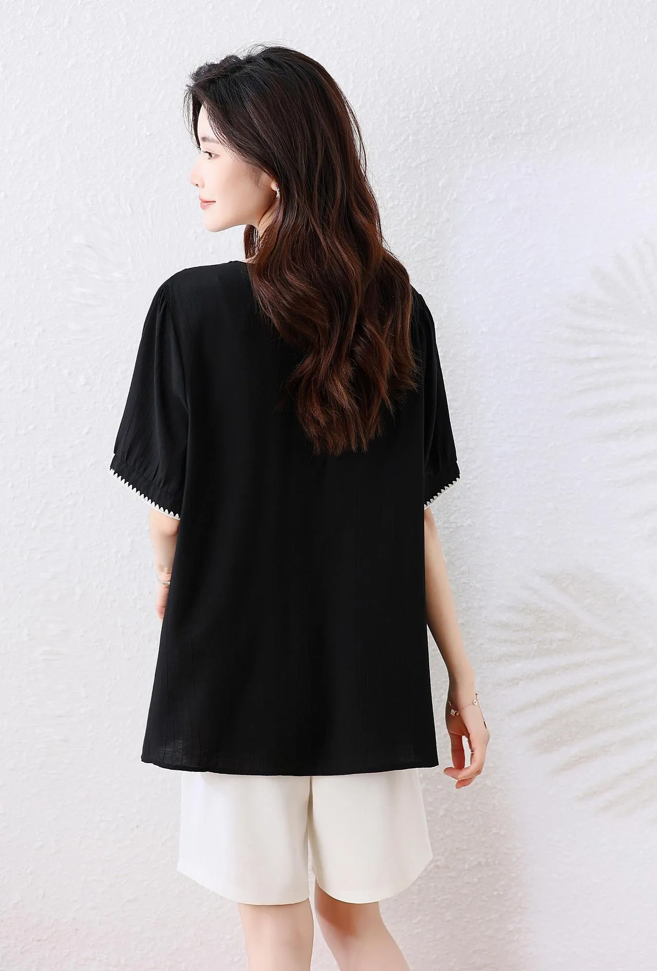 Button-Up Women's Blouse with Slimming Features and Contrast Trim