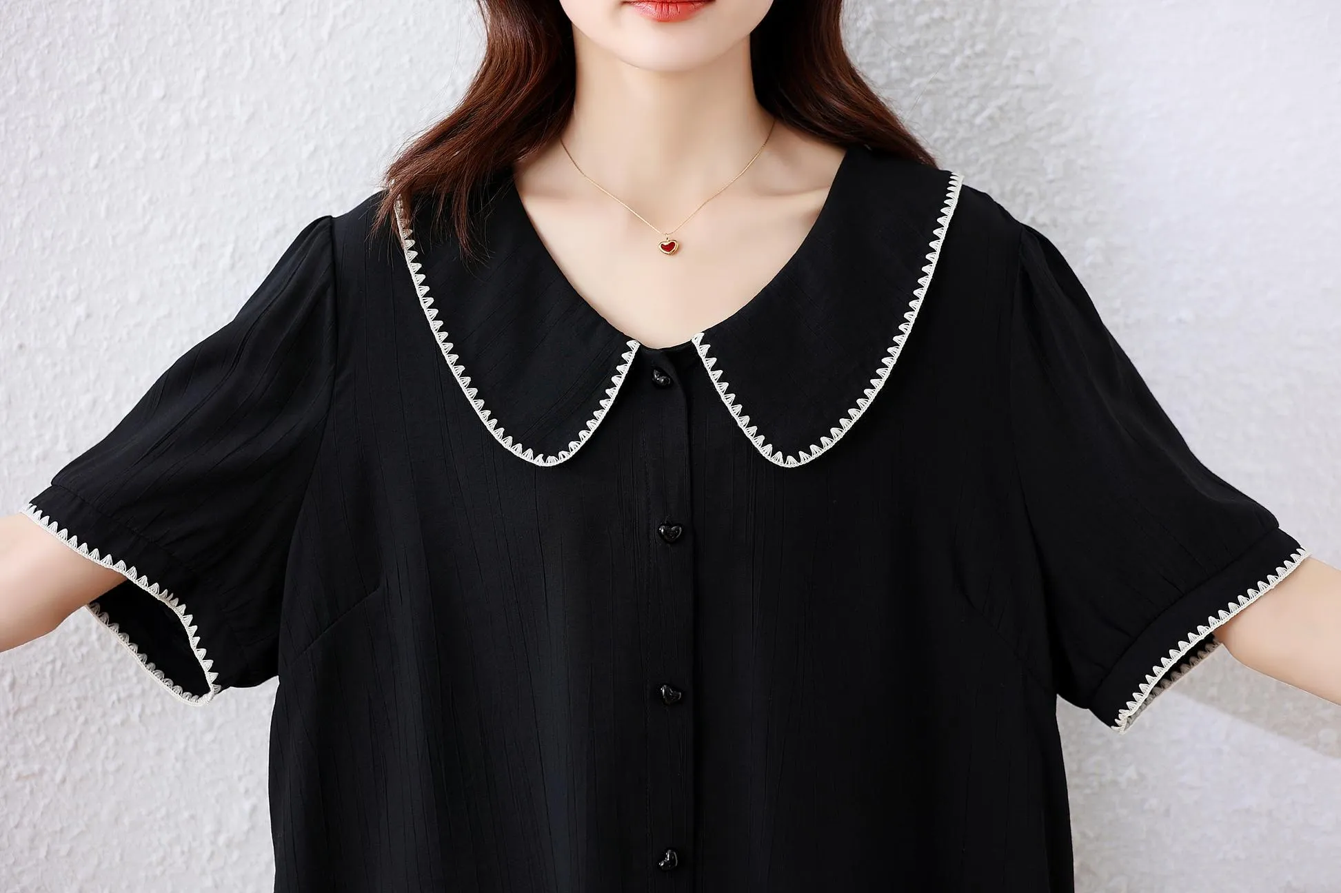 Button-Up Women's Blouse with Slimming Features and Contrast Trim
