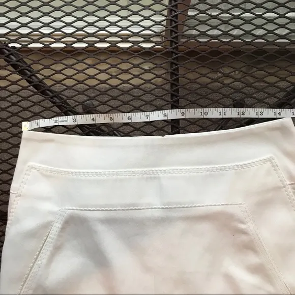 NEIMAN MARCUS AKRIS PUNTO WHITE ZIP PENCIL SKIRT