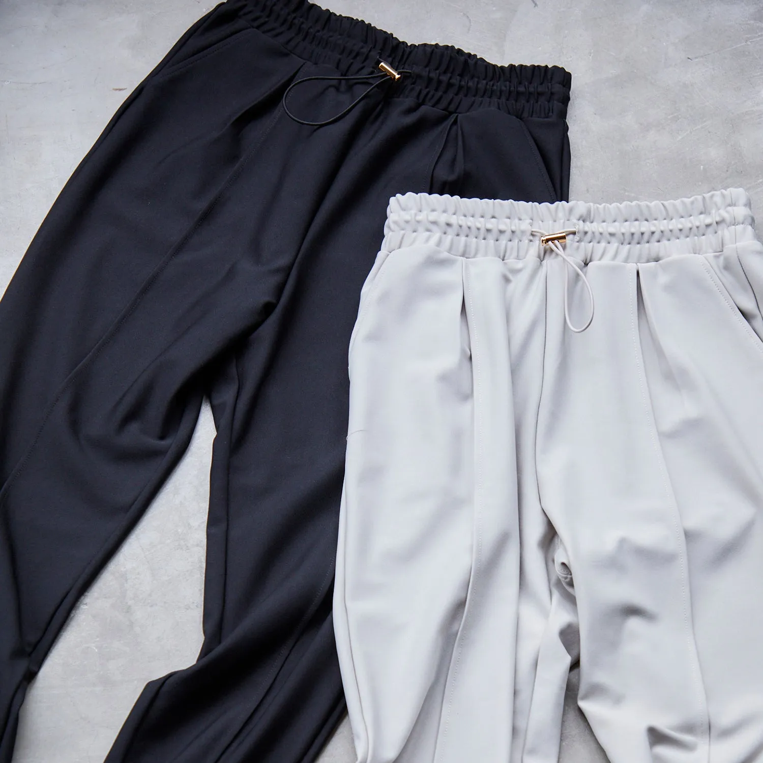 re:I not plus minus | レイノットプラスマイナス　ELASTIC CENTRE SEAM JOGGER PANTS