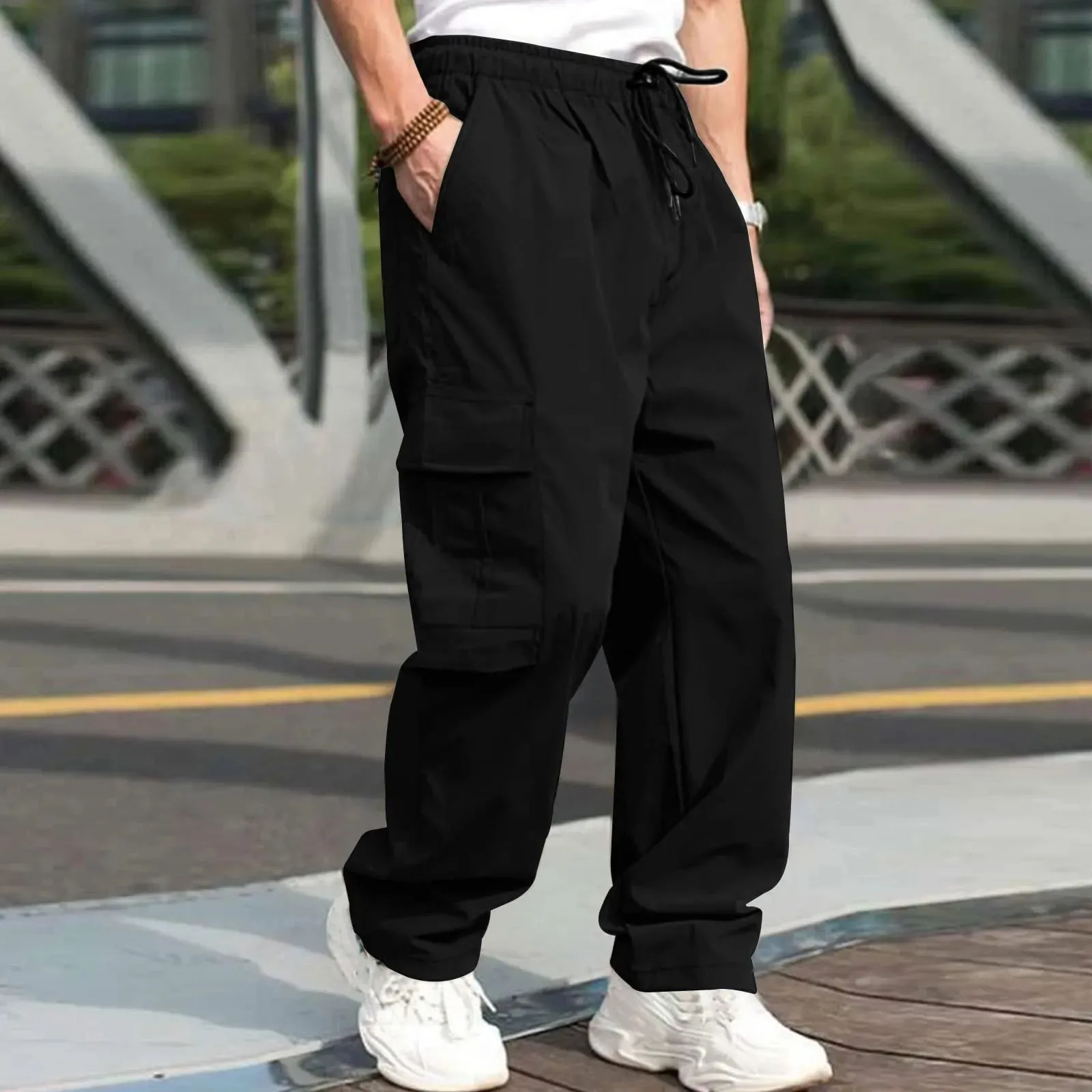 Sommerweite Cargo-Hosen von UrbanChic