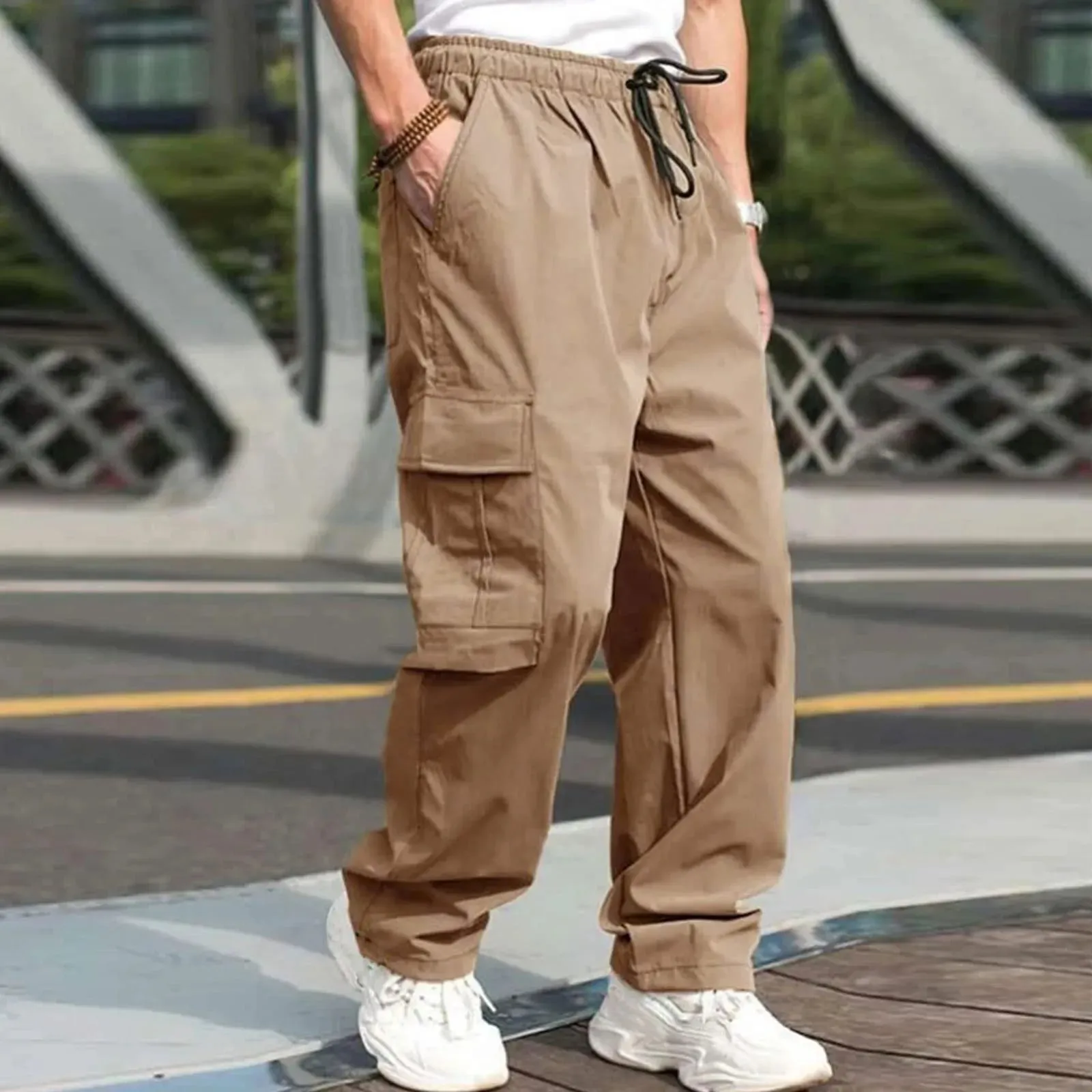 Sommerweite Cargo-Hosen von UrbanChic