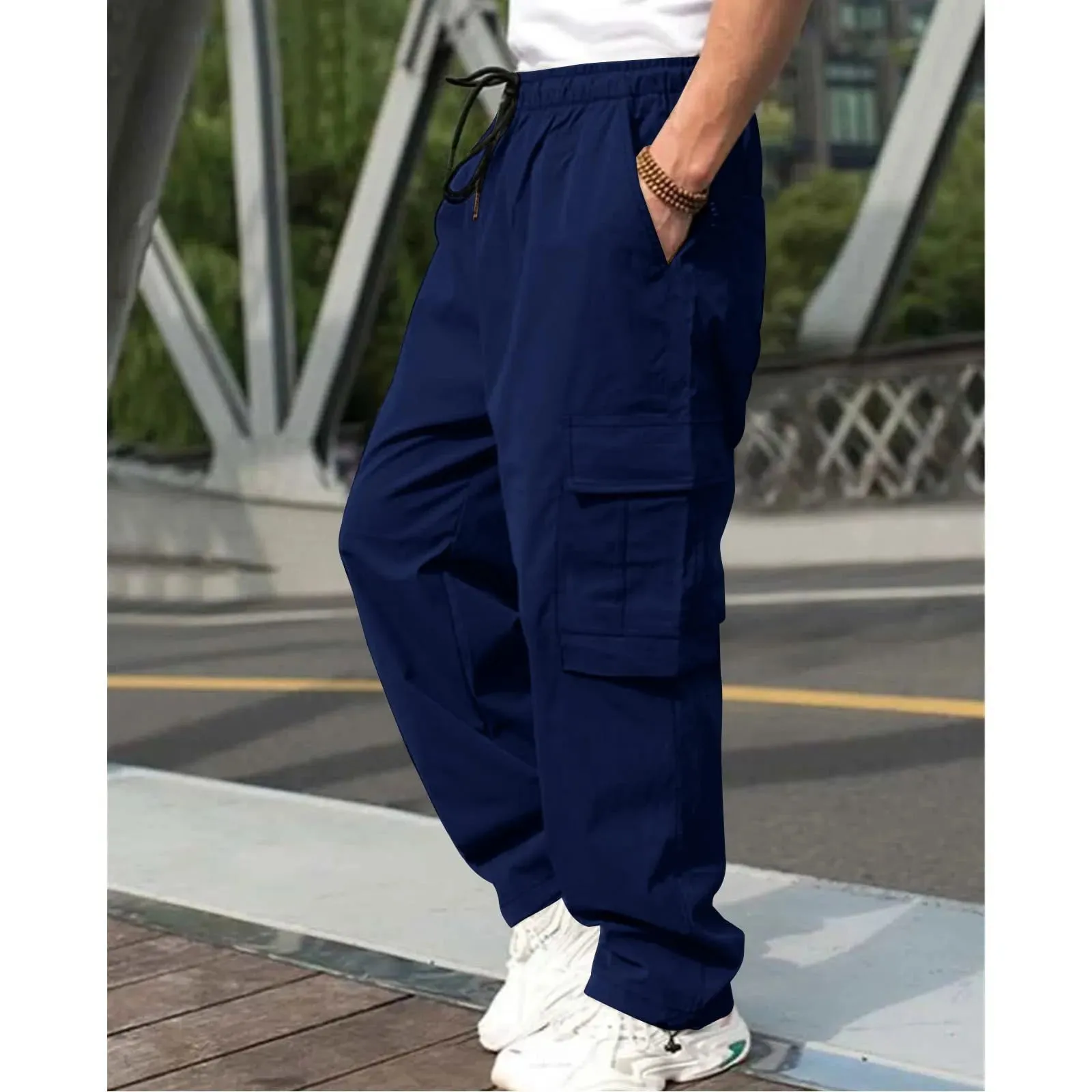 Sommerweite Cargo-Hosen von UrbanChic