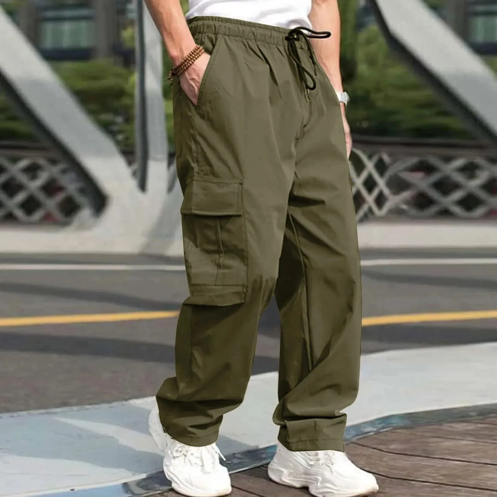 Sommerweite Cargo-Hosen von UrbanChic