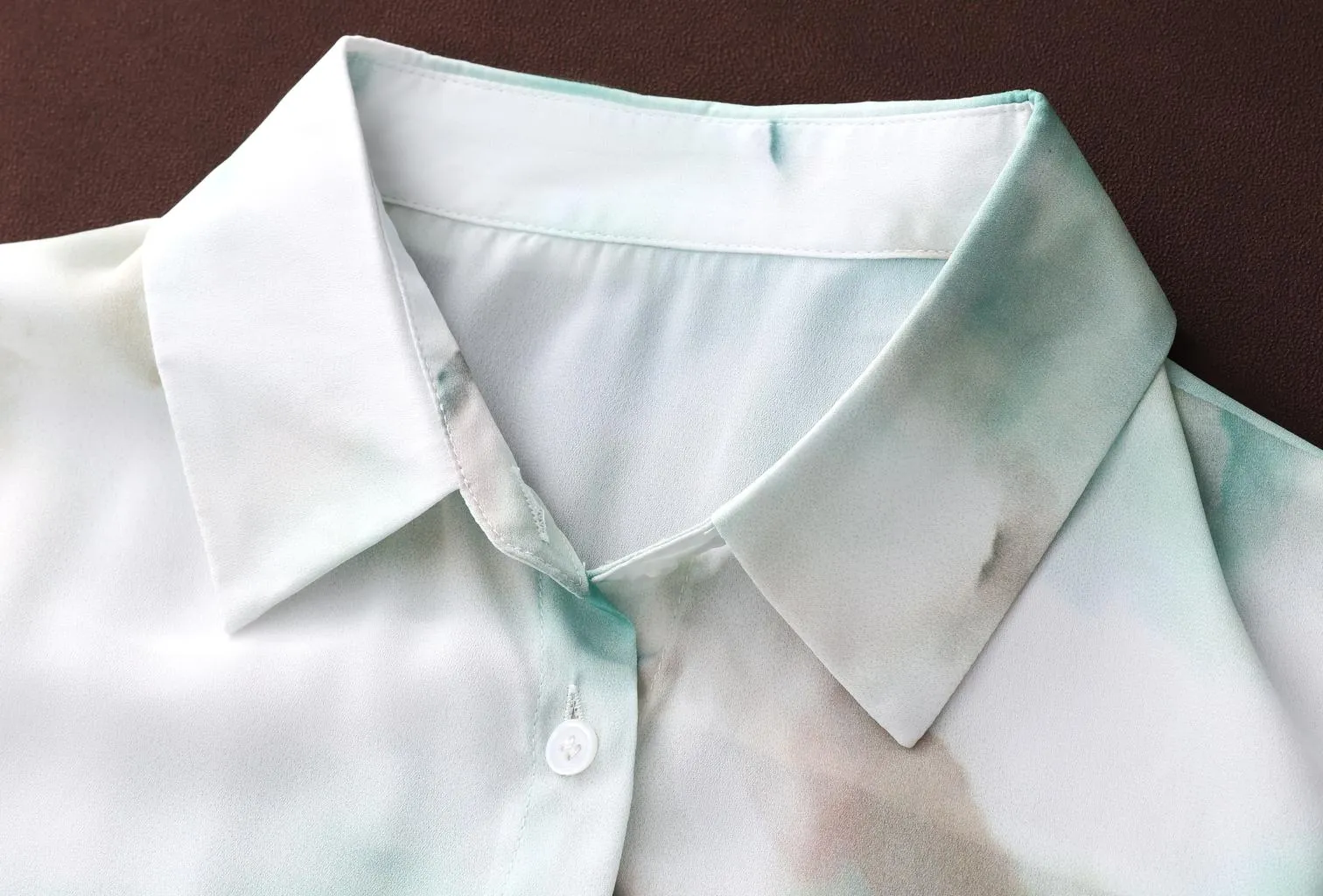 Stylish and Slimming Wrinkle-Resistant Blouse for Women